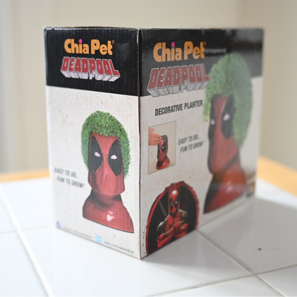 Deadpool Chia Pet Decorative Planter - New & Unused • Marvel 2018 - Picture 4 of 7